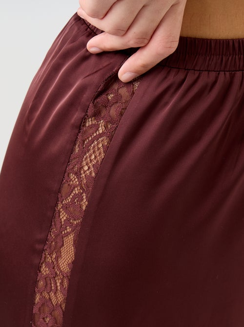 Completo pigiama lungo in raso top + pantaloni - 2 pezzi - Kiabi Completo pigiama lungo in raso top + pantaloni - 2 pezzi - Kiabi