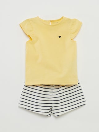 Completo shorts + t-shirt con volant - 2 pezzi
