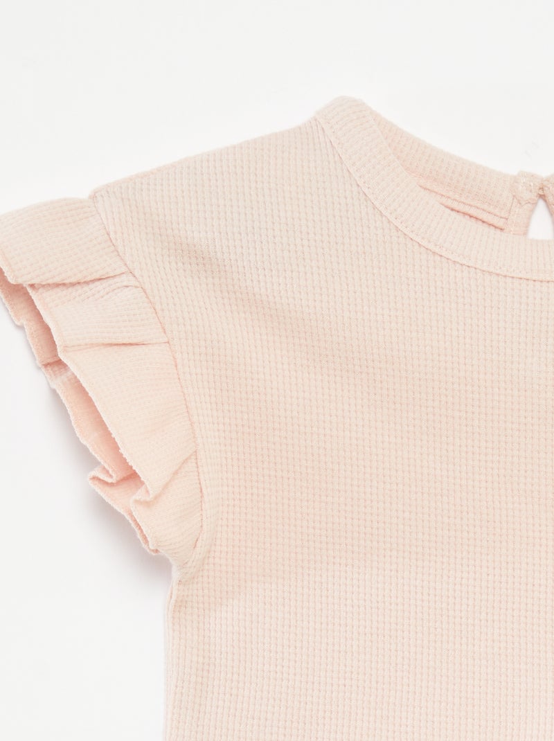 Completo t-shirt + shorts + cappellino bob in tessuto goffrato - 3 pezzi ROSA - Kiabi