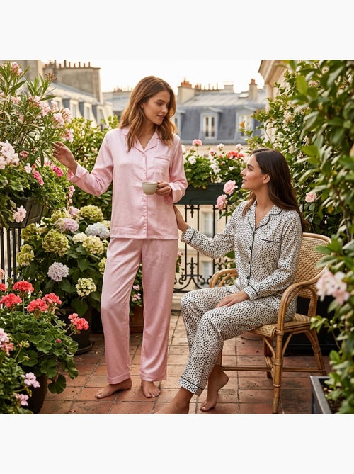 Confezione 2 Pigiami Donna Lunghi Satinati Stampati Collo Camicia OZABI - Kiabi Confezione 2 Pigiami Donna Lunghi Satinati Stampati Collo Camicia OZABI - Kiabi