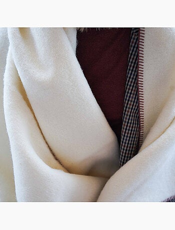 Coperta in pura lana vergine con finitura a punto cavallo