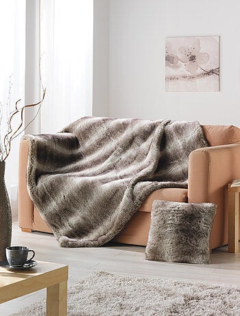 Coperta in similpelliccia effetto lupo con fodera in velluto