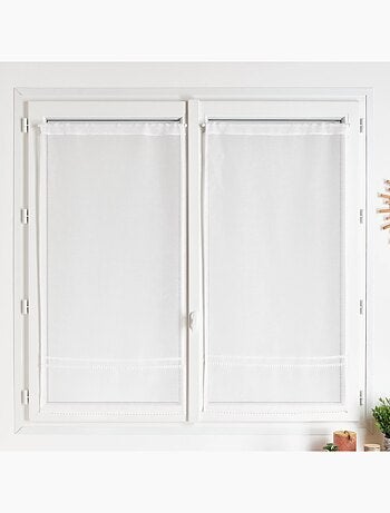 Coppia di eleganti tende in pizzo bianco