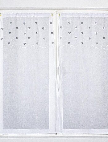 Coppia di piccole tende dritte con top a forma di cuore