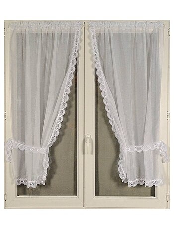 Coppia di tende da donna con bordi in macramè