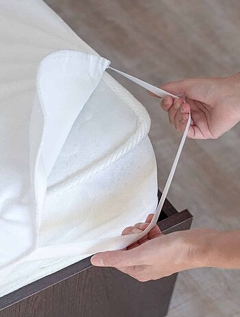 Coprimaterasso impermeabile in PVC con elastici agli angoli HYGIENA PLATEAU