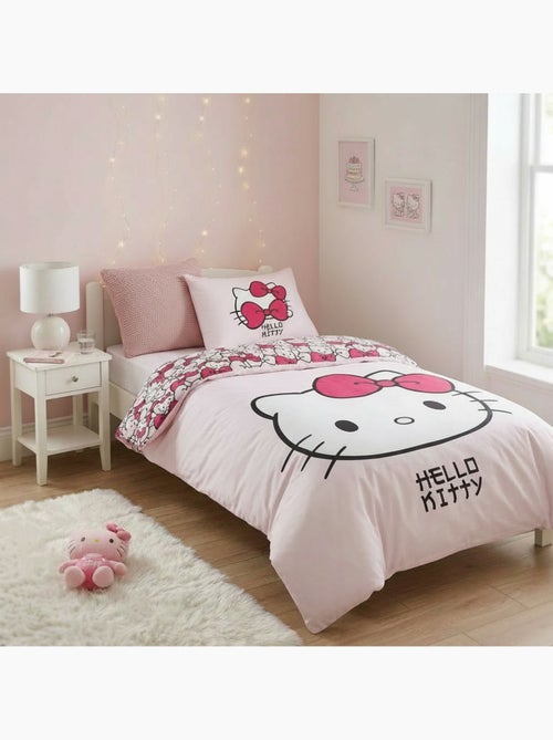 Copripiumino Policotone Hello Kitty Licenza Ufficiale Sanrio 140x200cm + Federa 65x65cm - Kiabi Copripiumino Policotone Hello Kitty Licenza Ufficiale Sanrio 140x200cm + Federa 65x65cm - Kiabi