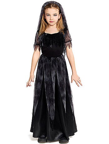 Costume da sposa gotica con velo