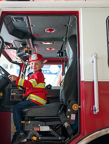 Costume pompiere con accessori per bambini | Great Pretenders