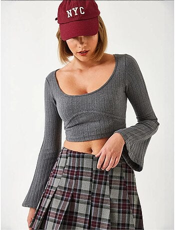 Crop top con dettagli di cucitura lucci