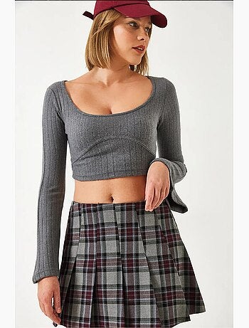 Crop top con dettagli di cucitura lucci