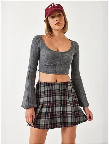 Crop top con dettagli di cucitura lucci