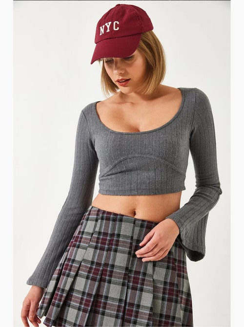 Crop top con dettagli di cucitura lucci - Kiabi Crop top con dettagli di cucitura lucci - Kiabi