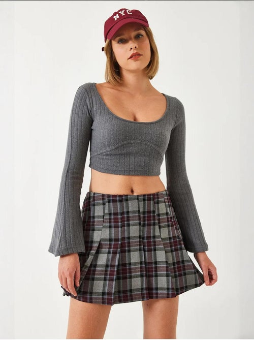 Crop top con dettagli di cucitura lucci - Kiabi Crop top con dettagli di cucitura lucci - Kiabi