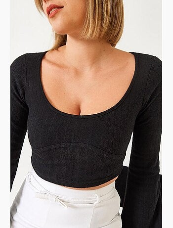 Crop top con dettagli di cucitura lucci