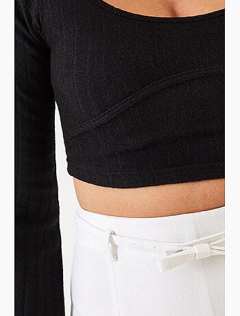 Crop top con dettagli di cucitura lucci