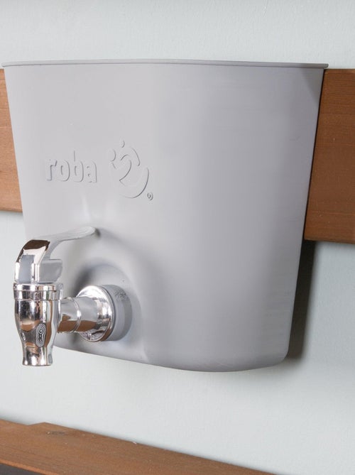 Cucina pensile per bambini – mini‑cucina da esterno in legno massello con accessori – "Roba" - Kiabi