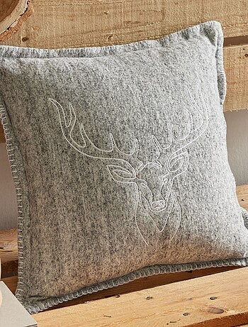 Cuscino con ricamo