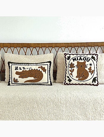 Cuscino decorativo ricamato con motivo a gatto
