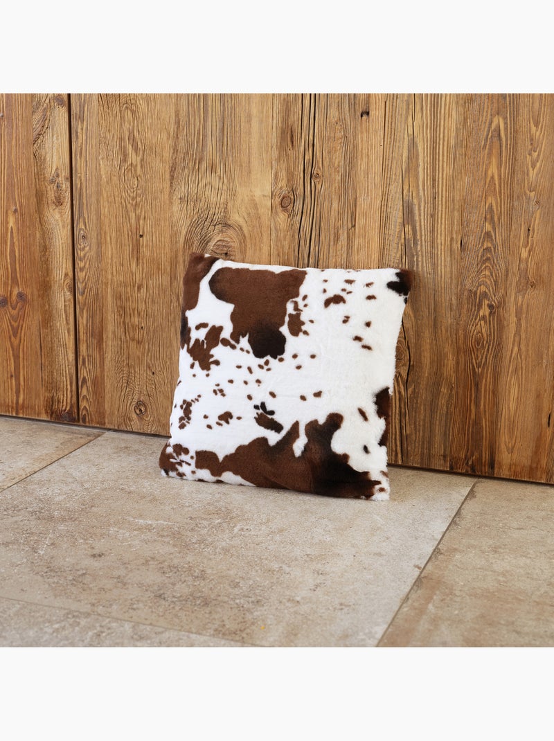 Cuscino imbottito con motivo a pelle di mucca e retro in velluto Marrone scuro - Kiabi