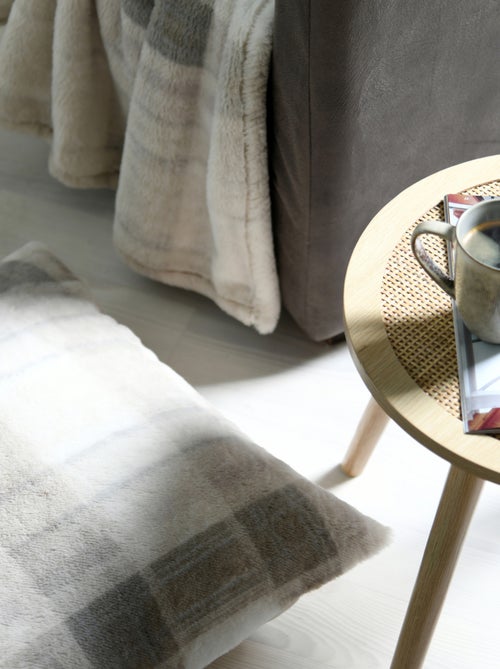 Cuscino in finta pelliccia tartan - Kiabi Cuscino in finta pelliccia tartan - Kiabi