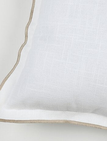 Cuscino piatto in cotone nero con volant smerlato