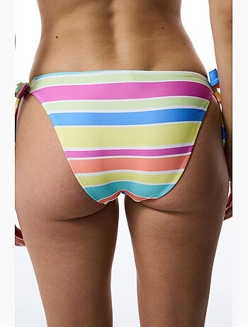 Donna bikini brasiliana a righe penti