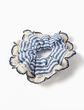 Elastico a righe con bordo all'uncinetto