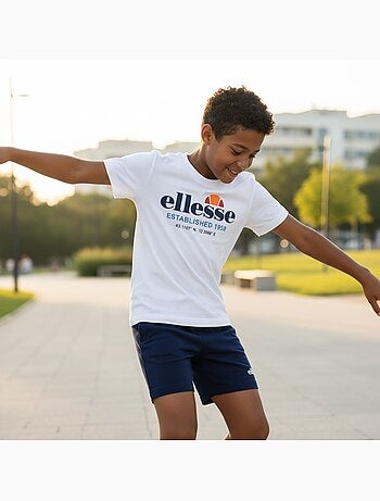 Ellesse - Completo bambino pratico e alla moda composto da due t shirt e un pantaloncino
