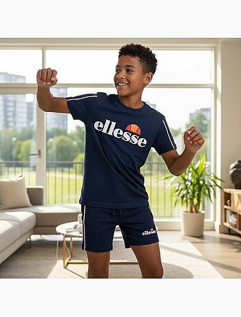 Ellesse - Completo bambino pratico e alla moda composto da due t shirt e un pantaloncino