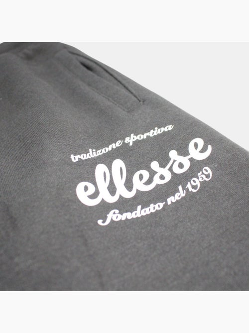 Ellesse - pantaloni da jogging stampati, dal taglio ampio, con fondo stretto - Kiabi