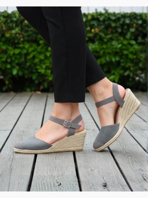 Espadrillas con tacco di 6 cm, suola ultraconfortevole e con memoria di forma - Kiabi Espadrillas con tacco di 6 cm, suola ultraconfortevole e con memoria di forma - Kiabi