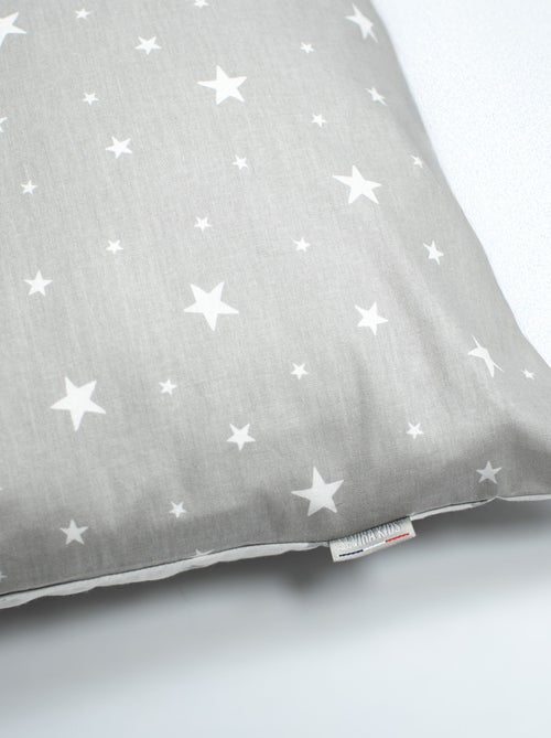 Federa cuscino bebè cotone reversibile | sevira kids | sevira kids - Kiabi Federa cuscino bebè cotone reversibile | sevira kids | sevira kids - Kiabi