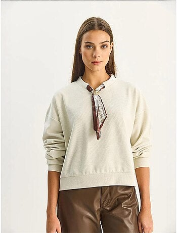 Felpa a girocollo a costine con dettaglio accessorio foulard lucci