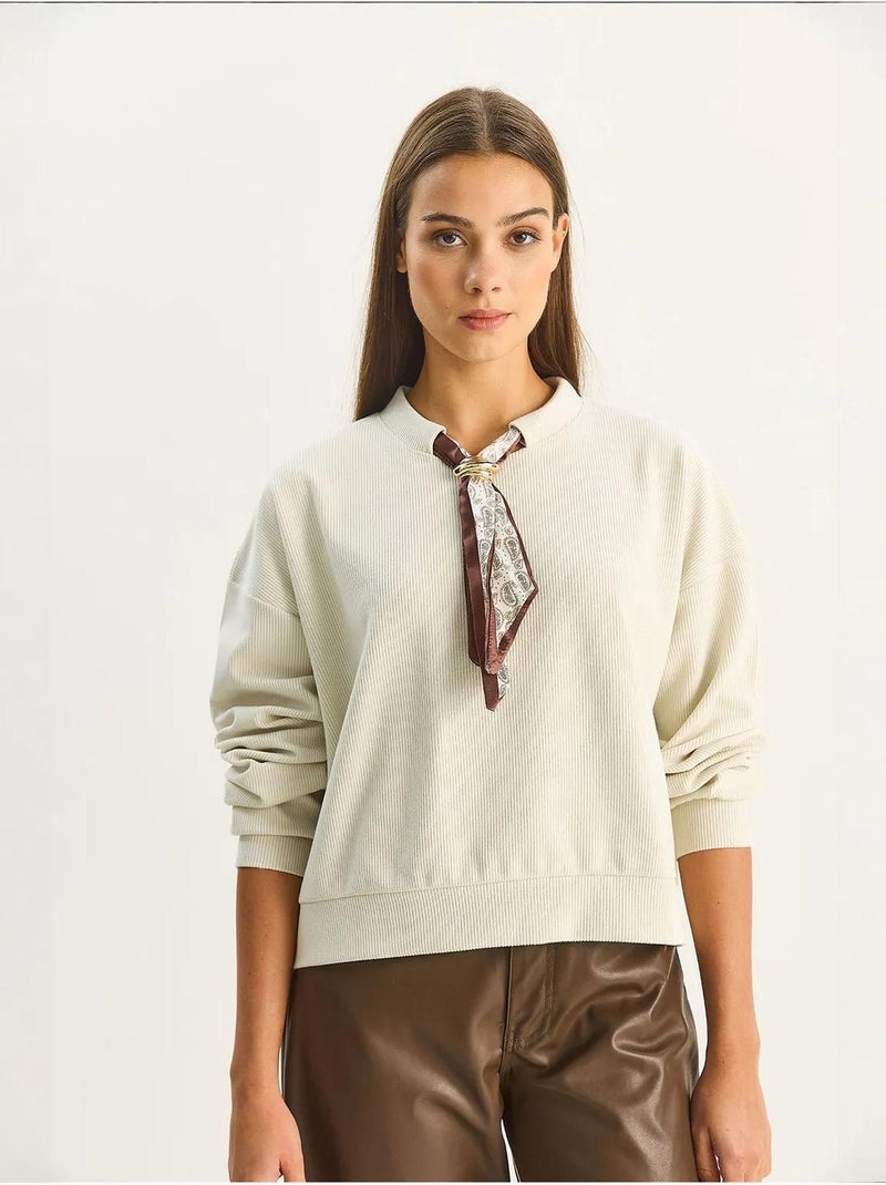 Felpa a girocollo a costine con dettaglio accessorio foulard lucci Beige argilla - Kiabi