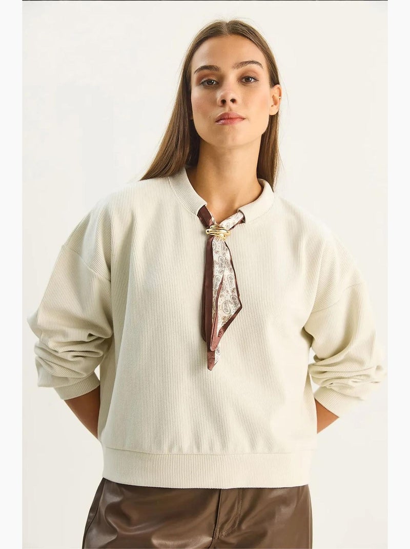 Felpa a girocollo a costine con dettaglio accessorio foulard lucci Beige argilla - Kiabi