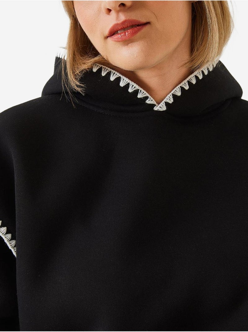 Felpa con cappuccio e dettagli in pizzo lucci Nero - Kiabi