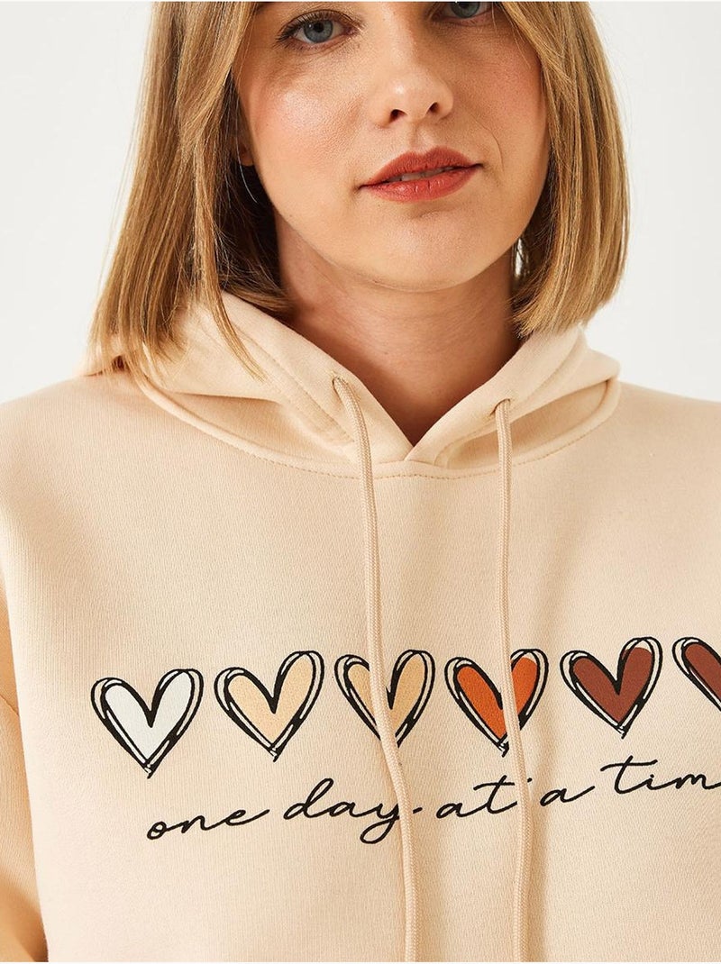 Felpa con cappuccio e stampa a cuore in triplo filato spazzolato lucci Beige argilla - Kiabi