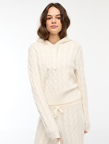 Maglione con cappuccio e trecce