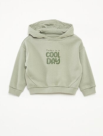 Felpa con cappuccio in tessuto felpato leggero con decorazione sul davanti