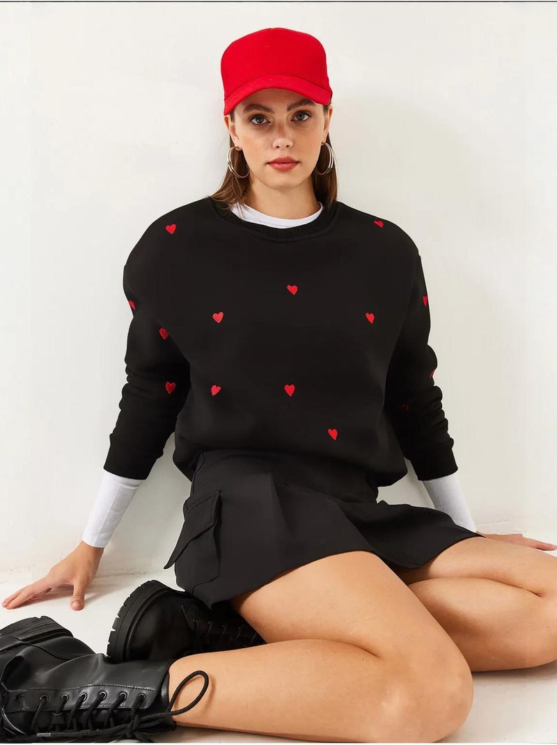 Felpa con girocollo ricamato e vestibilità relaxed lucci Nero - Kiabi