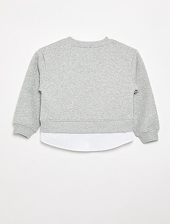 Felpa con orlo a camicia integrato e ricamo sul petto