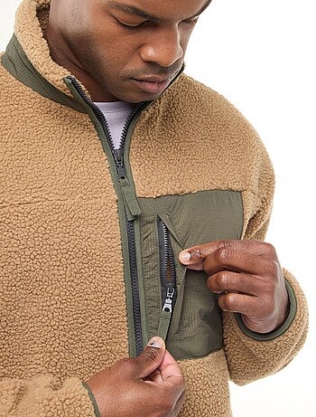 Felpa con zip effetto montone