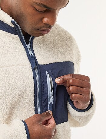 Felpa con zip effetto montone