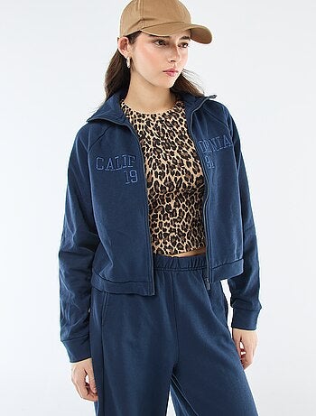 Felpa corta con zip e scritta ricamata