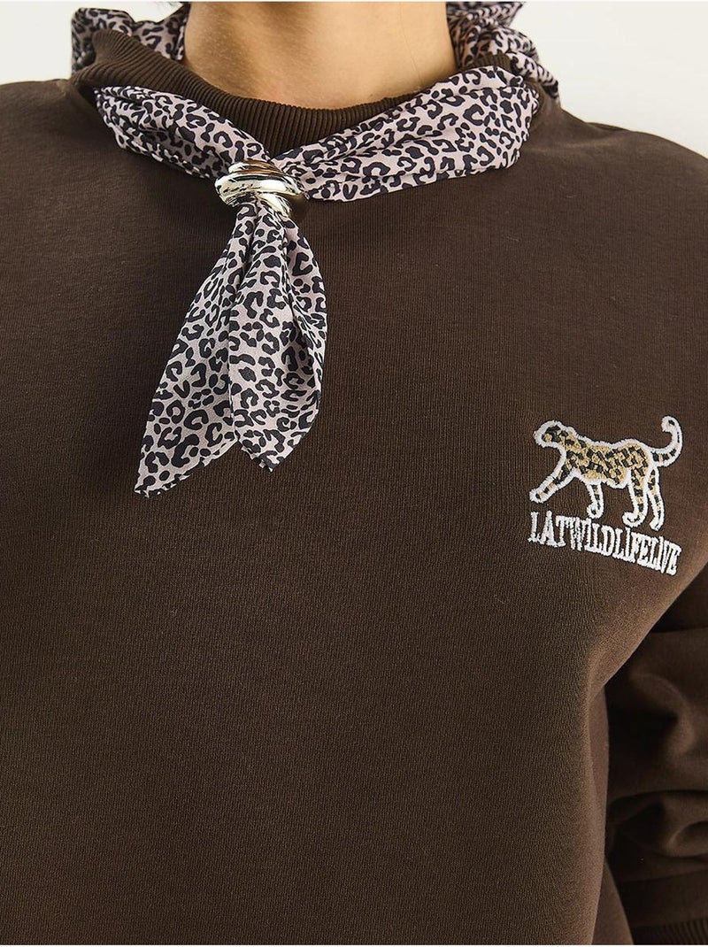 Felpa girocollo con accessorio stampato lucci Marrone scuro - Kiabi