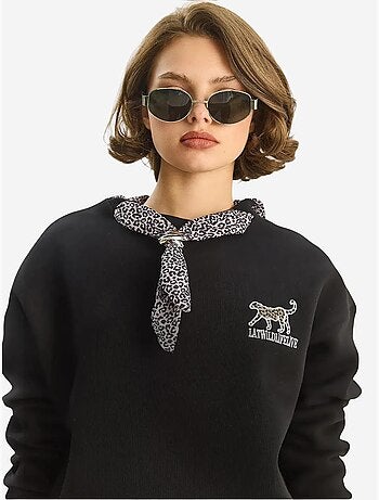 Felpa girocollo con accessorio stampato lucci