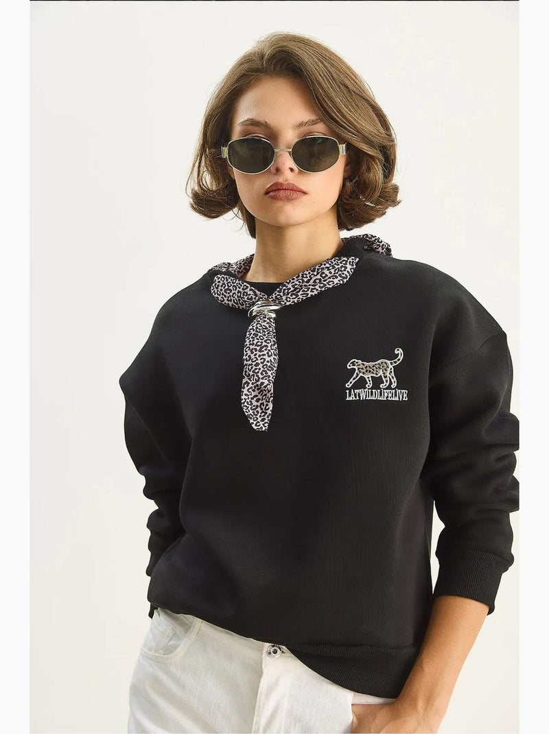 Felpa girocollo con accessorio stampato lucci Nero - Kiabi