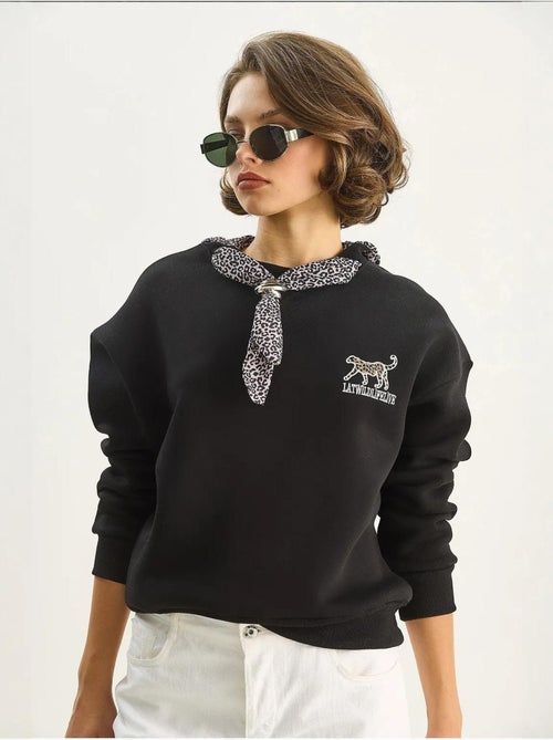 Felpa girocollo con accessorio stampato lucci - Kiabi Felpa girocollo con accessorio stampato lucci - Kiabi