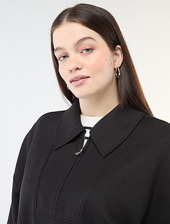 Felpa tinta unita con collo a camionista zippato